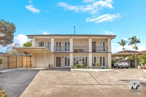KozyGuru Thornleigh Charming Two-Bed Townhouse